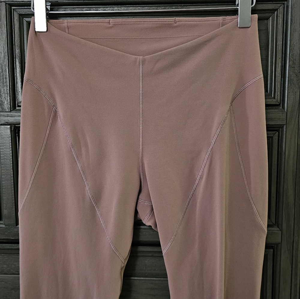 Lululemon LAB nulu leggings 😍 - Picture 7 of 15